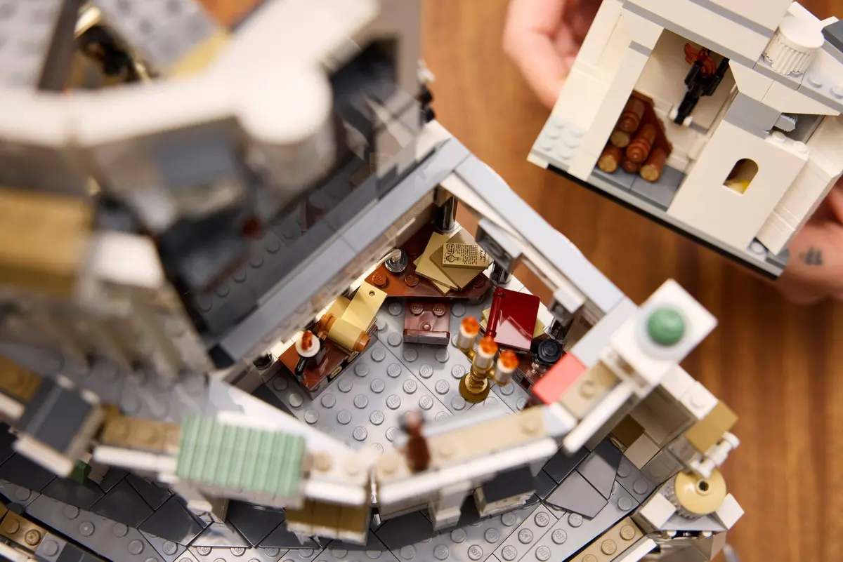 LEGO Icons 11377 The Lord of the Rings: Minas Tirith set, image 8