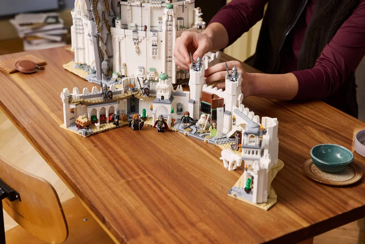 LEGO Icons 11377 The Lord of the Rings: Minas Tirith set, image 7