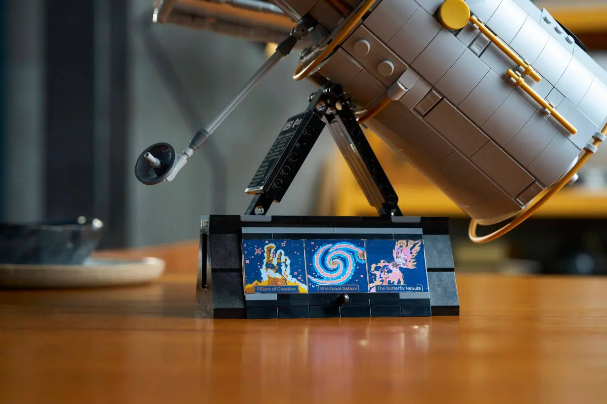 LEGO Icons 11382 Hubble Space Telescope set, image 9