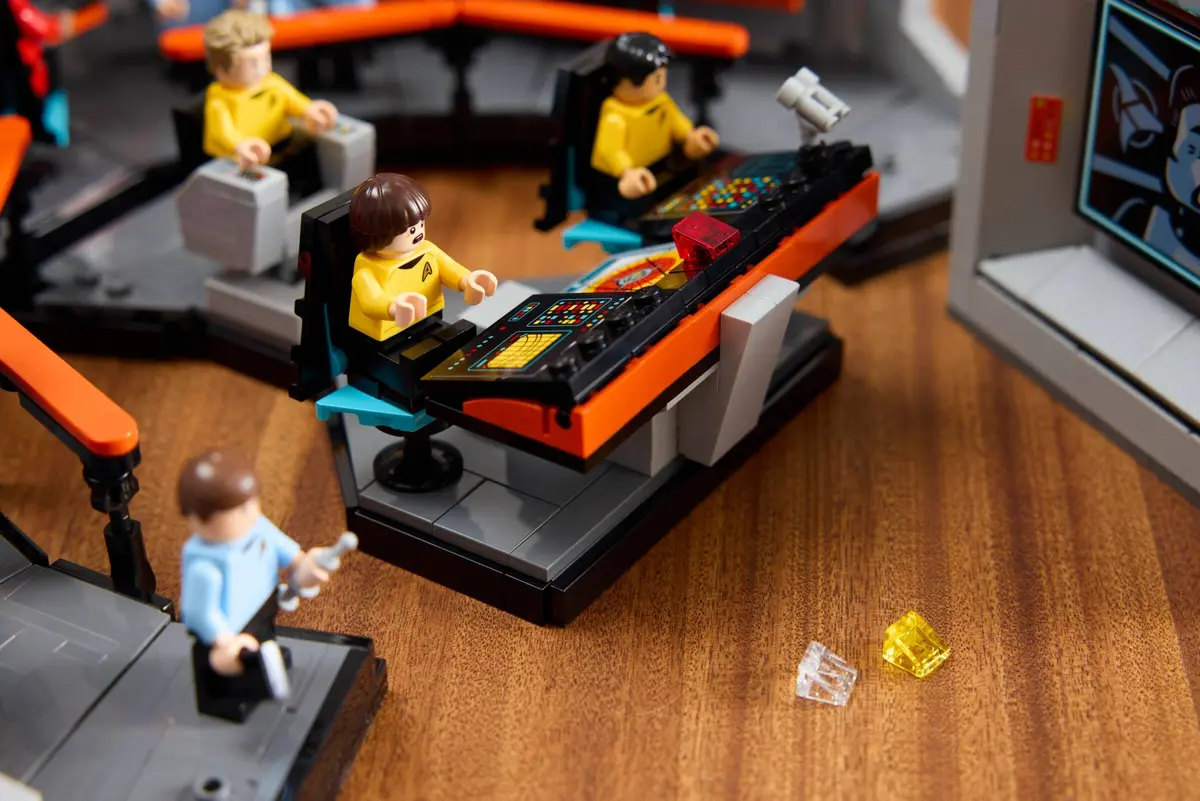 LEGO Icons 11385 Star Trek: U.S.S. Enterprise NCC-1701 Bridge set, image 10