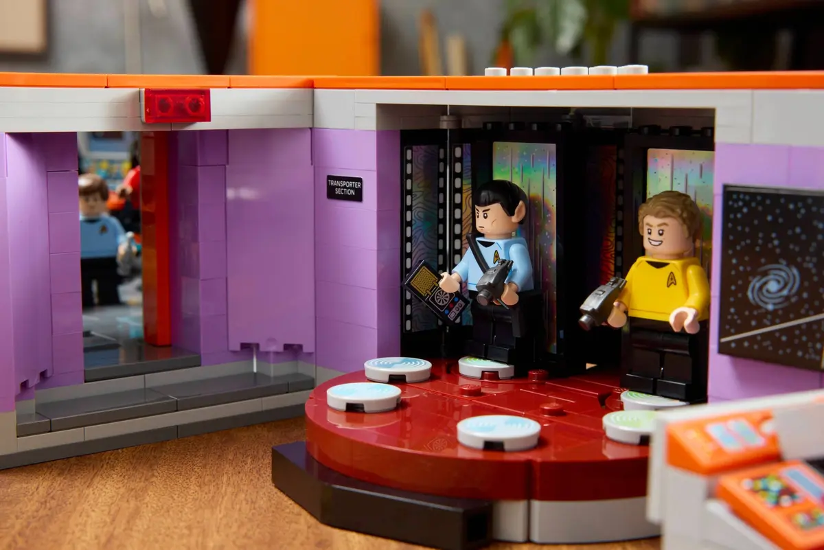 LEGO Icons 11385 Star Trek: U.S.S. Enterprise NCC-1701 Bridge set, image 8
