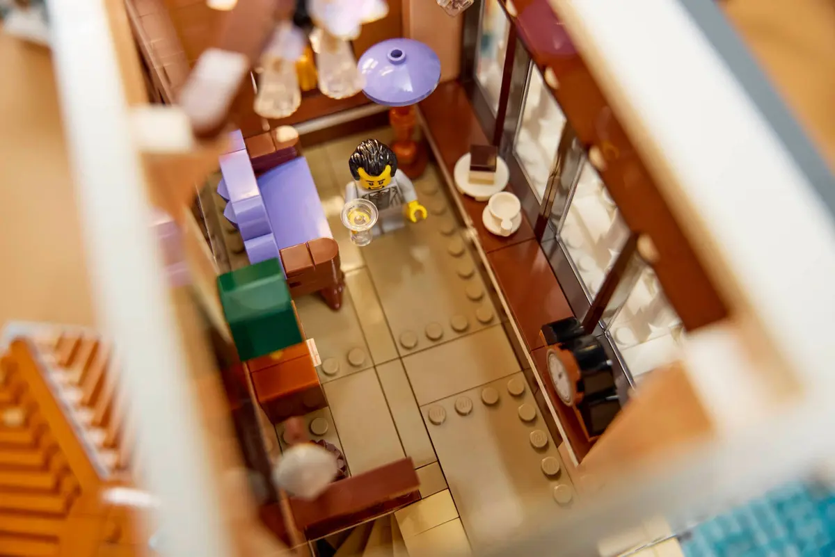 LEGO Icons 11388 Venetian Neighbourhood set, image 7