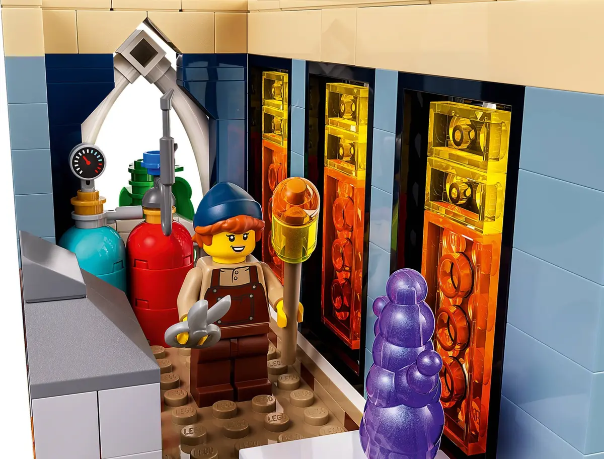 LEGO Icons 11388 Venetian Neighbourhood set, image 19