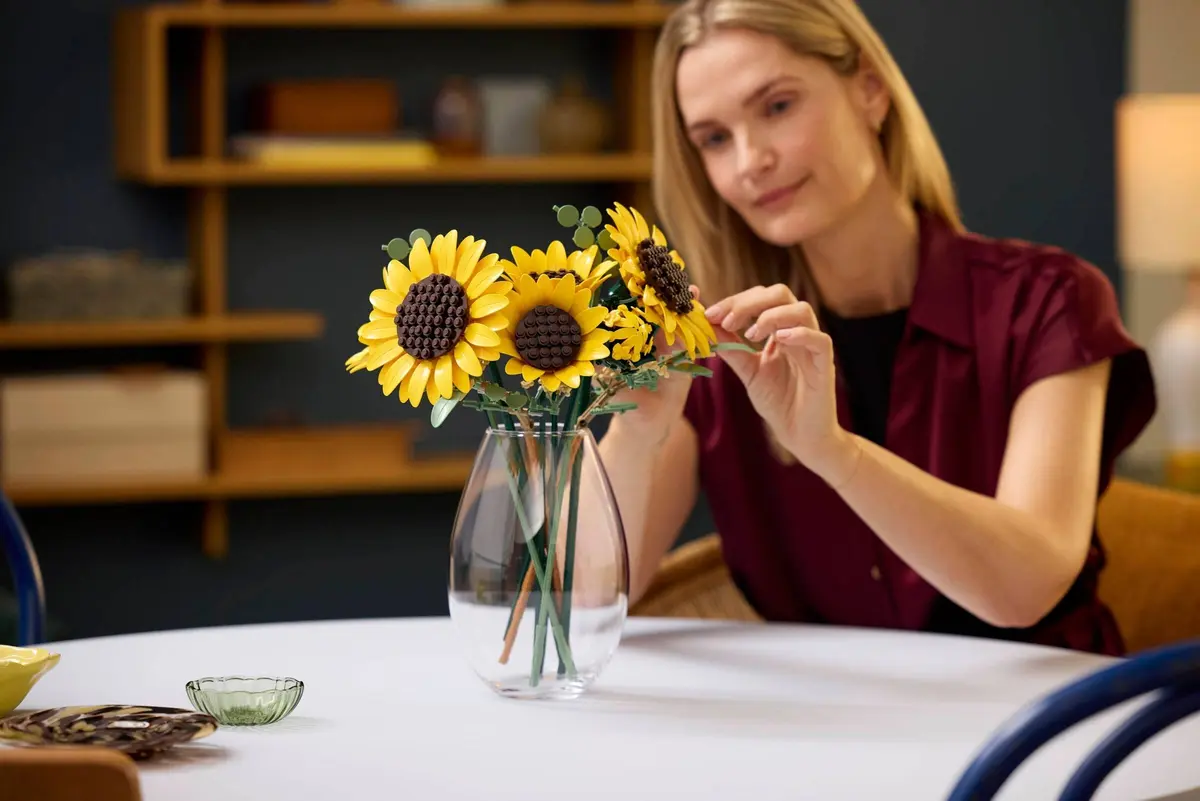 LEGO Botanicals 11502 Sunflower Bouquet set, image 10