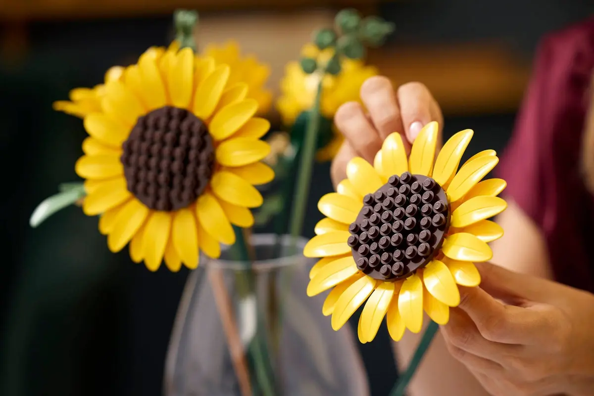 LEGO Botanicals 11502 Sunflower Bouquet set, image 7