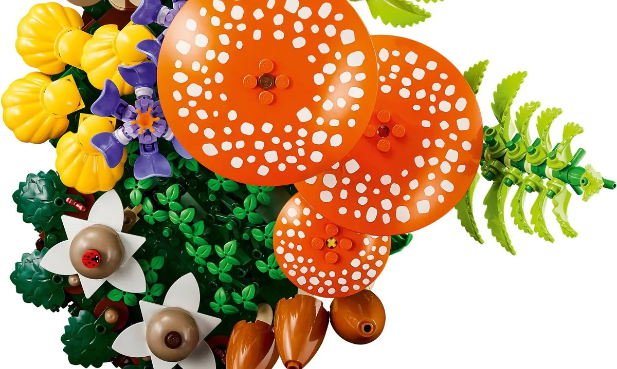 LEGO Botanicals 11505 Woodland Mushrooms set, image 14