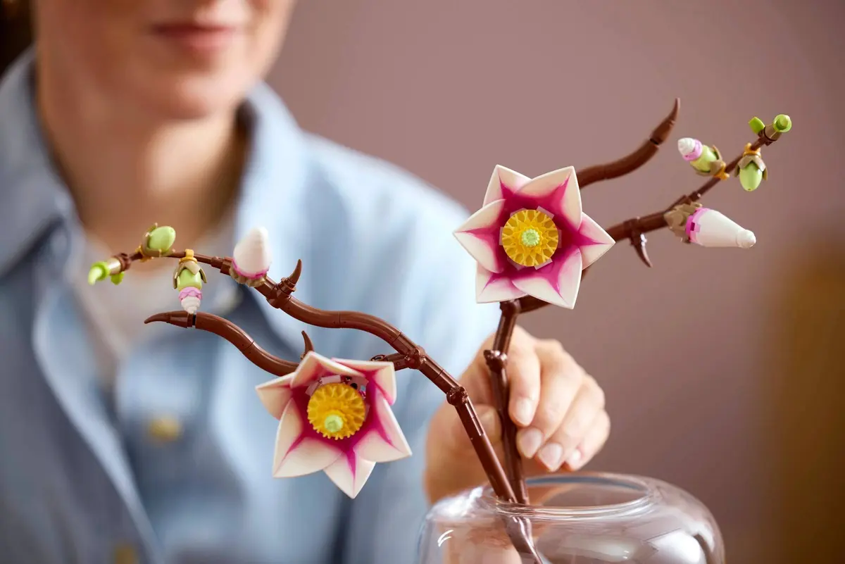 LEGO Botanicals 11510 Magnolia Branches set, image 9