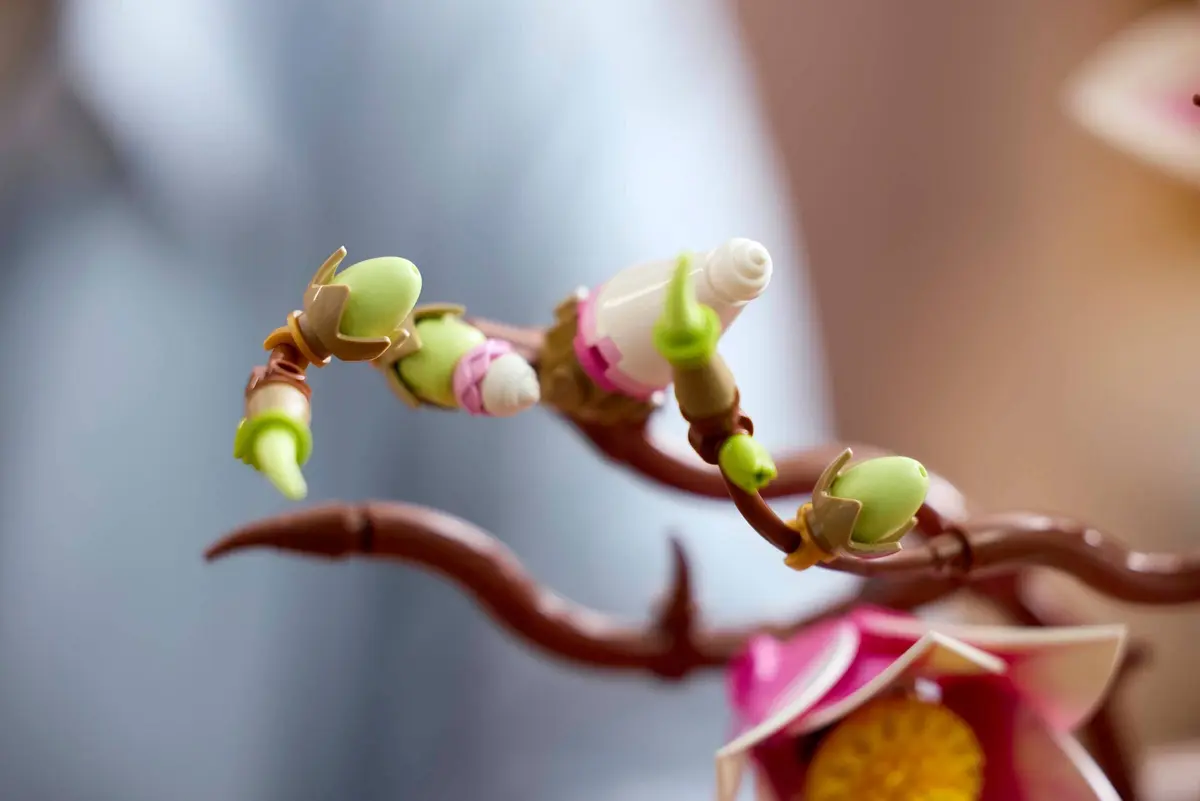 LEGO Botanicals 11510 Magnolia Branches set, image 7