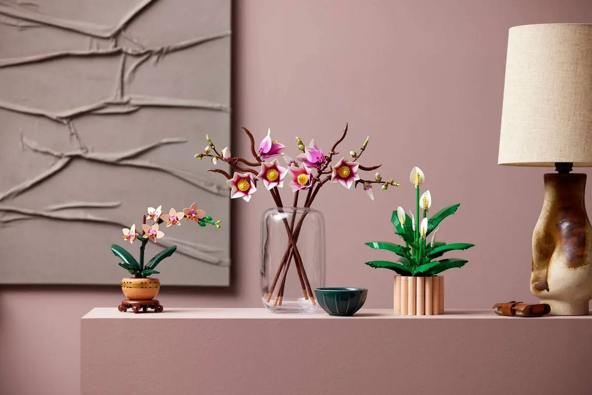 LEGO Botanicals 11510 Magnolia Branches set, image 2