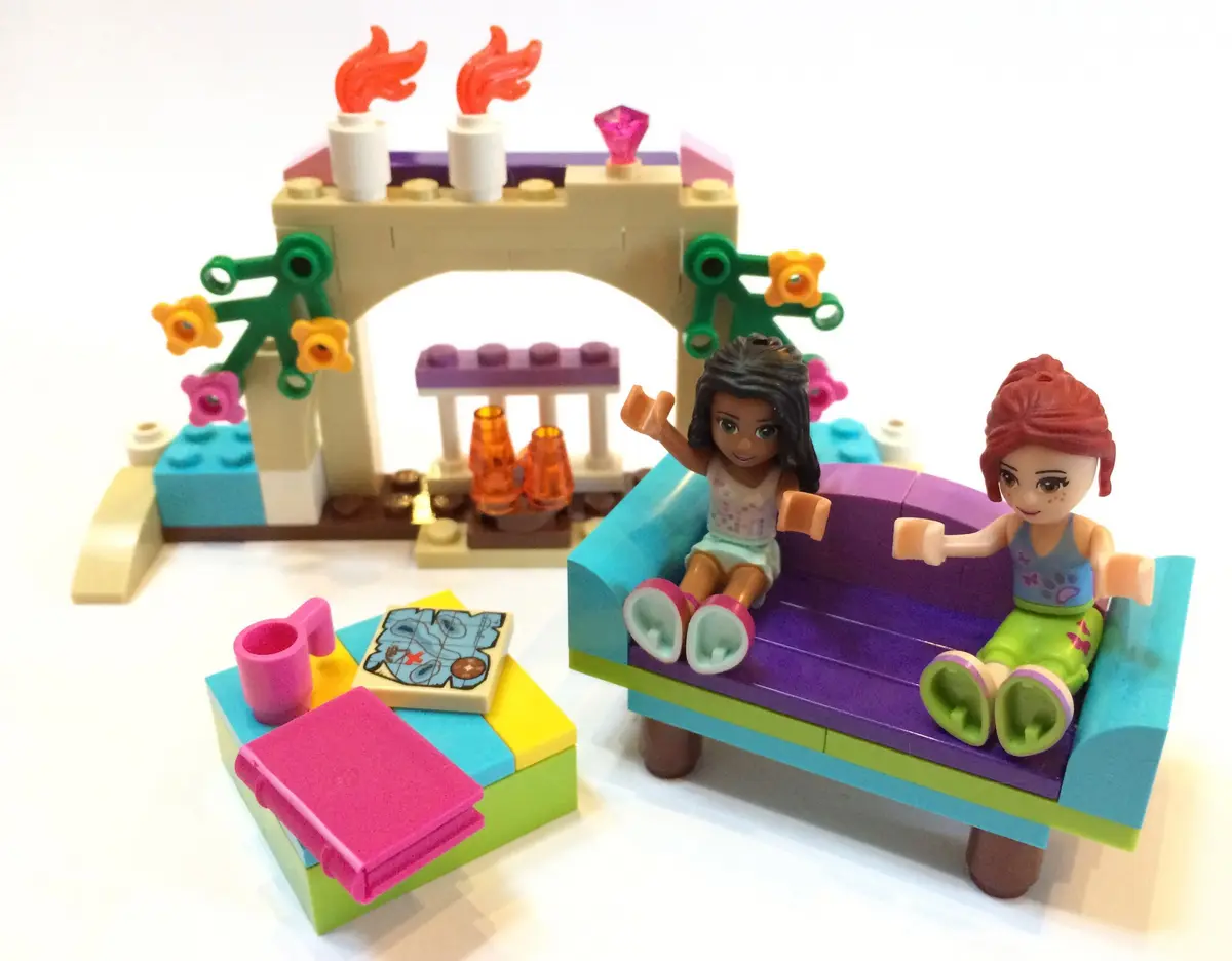 LEGO Friends 11902 Brickmaster Friends: Treasure Hunt in Heartlake City parts set, image 3