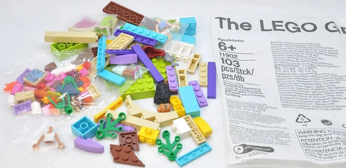LEGO Friends 11902 Brickmaster Friends: Treasure Hunt in Heartlake City parts set, image 2