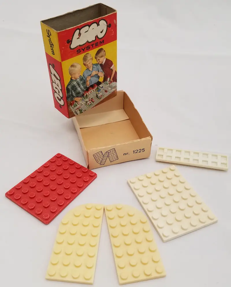 LEGO System 1225 Mixed Plates Parts Pack set