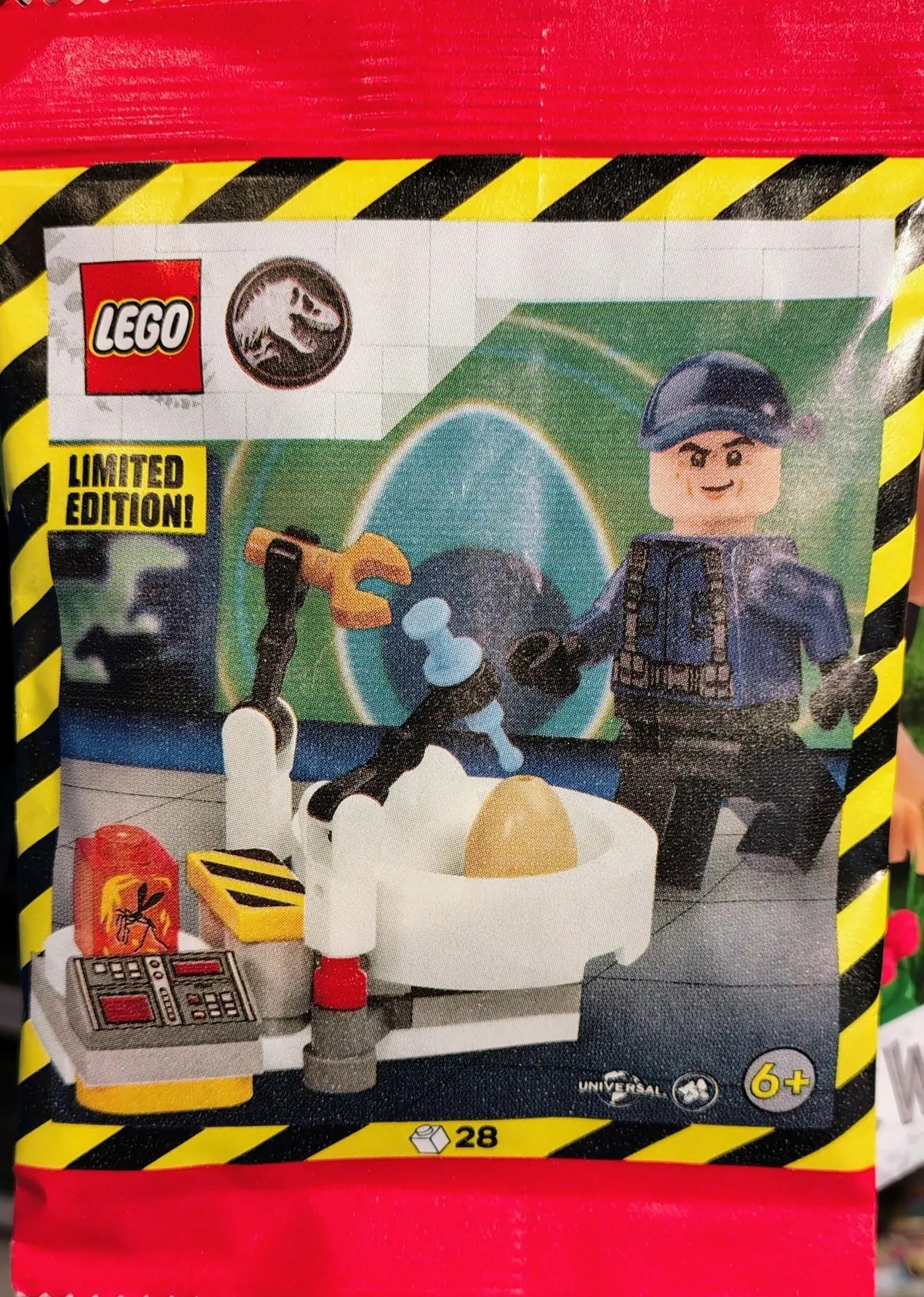 LEGO Jurassic World 122509 Ranger with Laboratory set