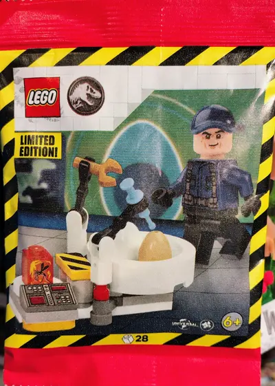 LEGO Jurassic World 122509 Ranger with Laboratory set