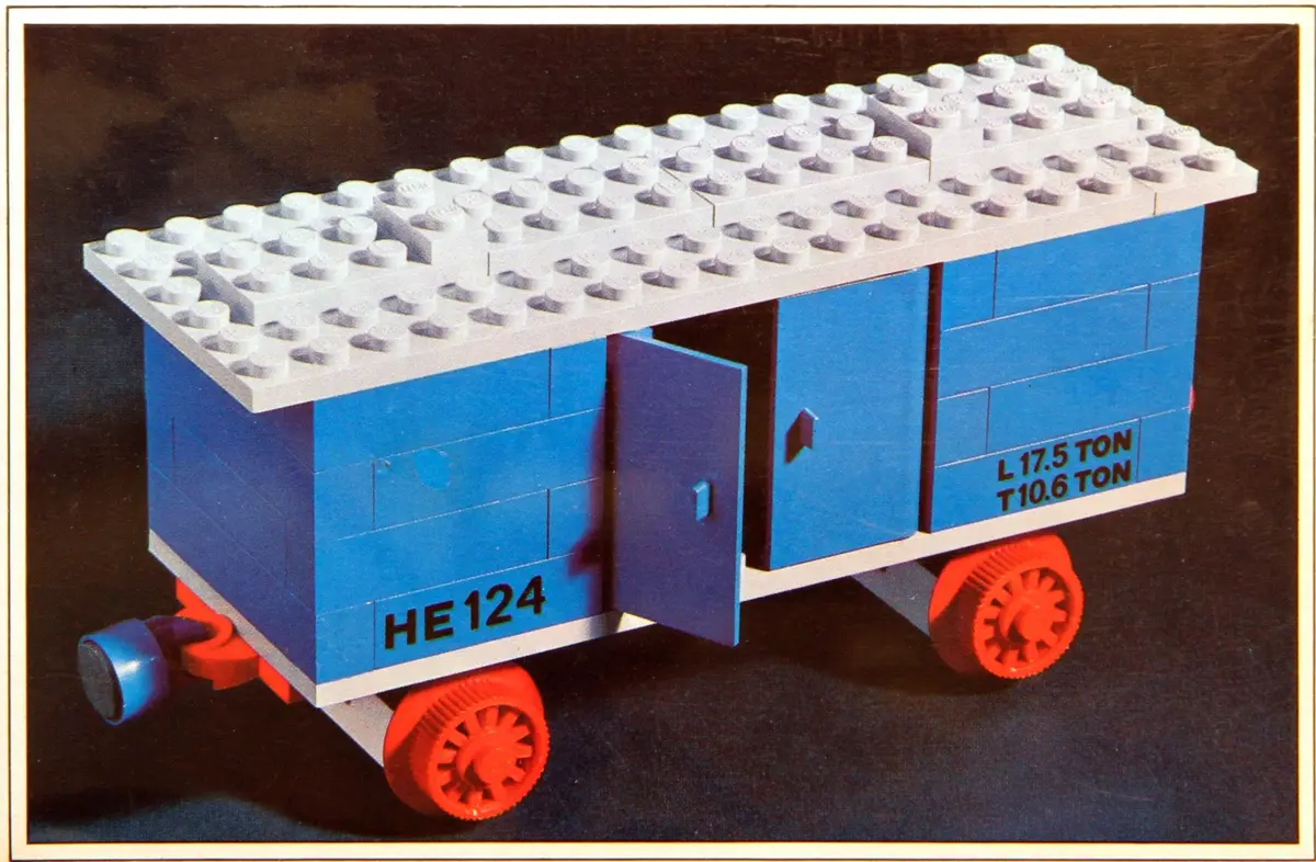LEGO Trains 124 Goods Wagon set
