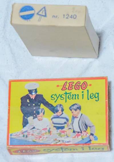 LEGO System 1240 8 Road Signs set