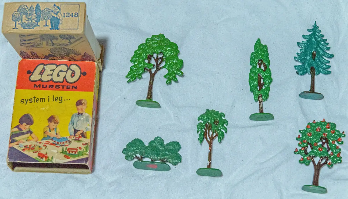 LEGO System 1248 Painted Trees and Bushes set