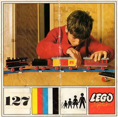 LEGO Trains 127 Complete Train with 3 Wagons set