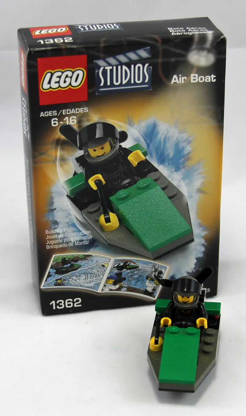 LEGO Studios 1362 Air Boat set