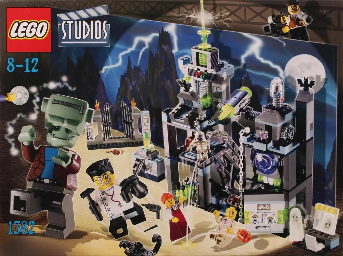 LEGO Studios 1382 Scary Laboratory set