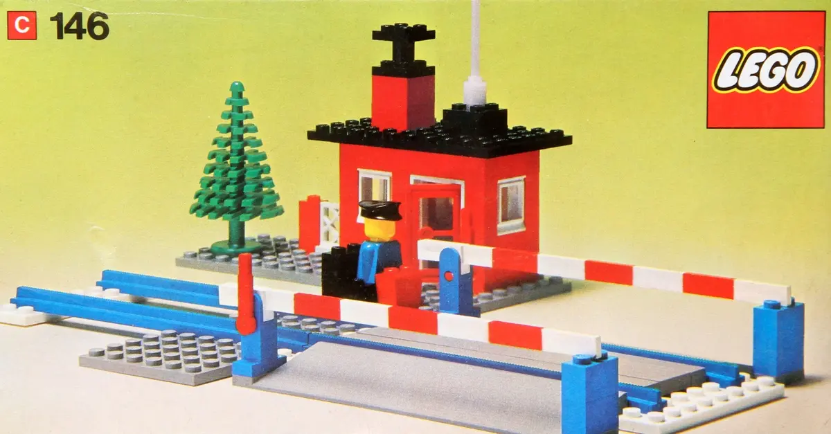 LEGO Trains 146 Level Crossing set