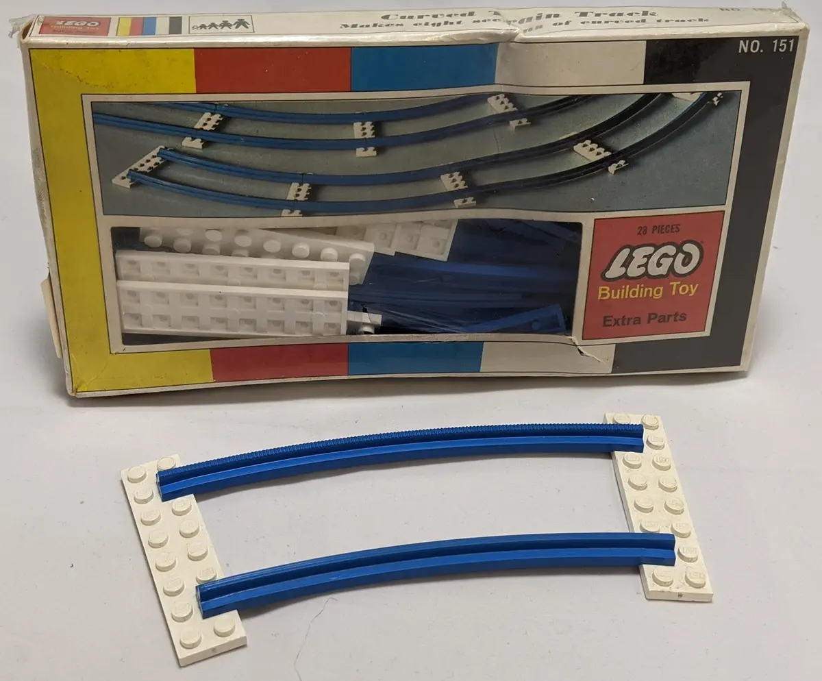 LEGO Samsonite 151 Curved Train Track set