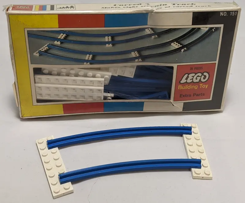 LEGO Samsonite 151 Curved Train Track set
