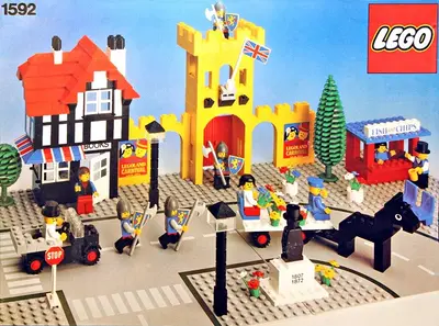 LEGO Town 1592 Town Square - Castle Scene set