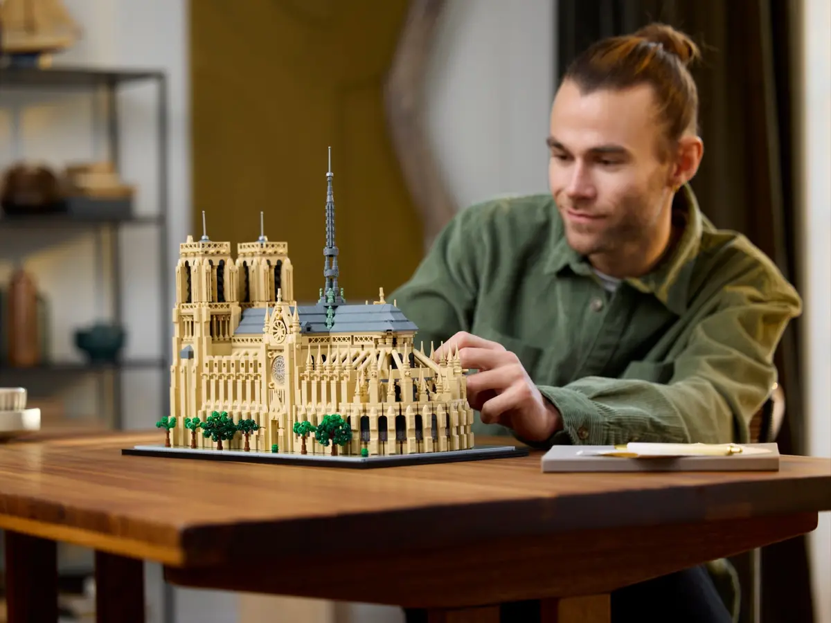 LEGO Architecture 21061 Notre-Dame de Paris set, image 11