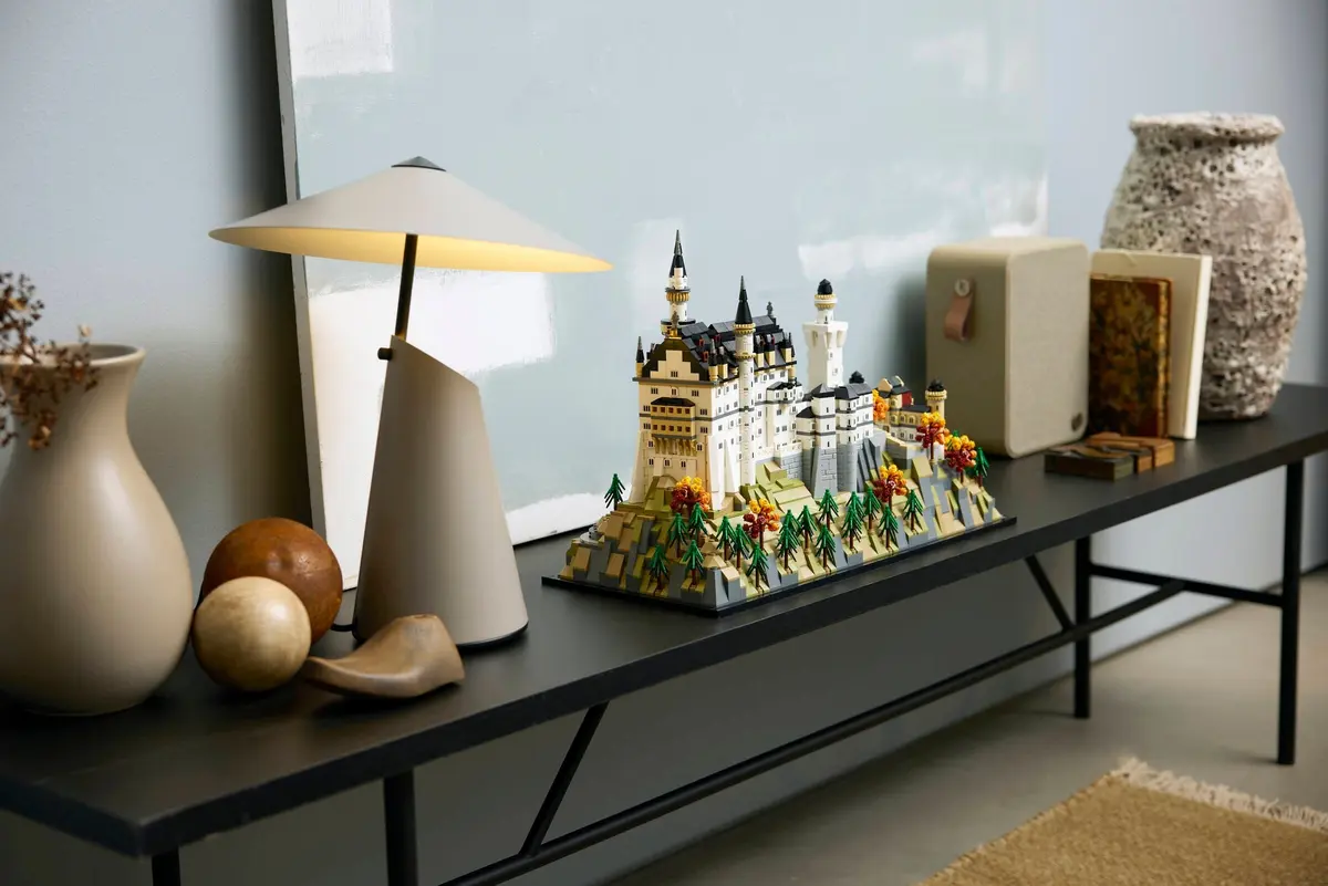 LEGO Architecture 21063 Neuschwanstein Castle set, image 9