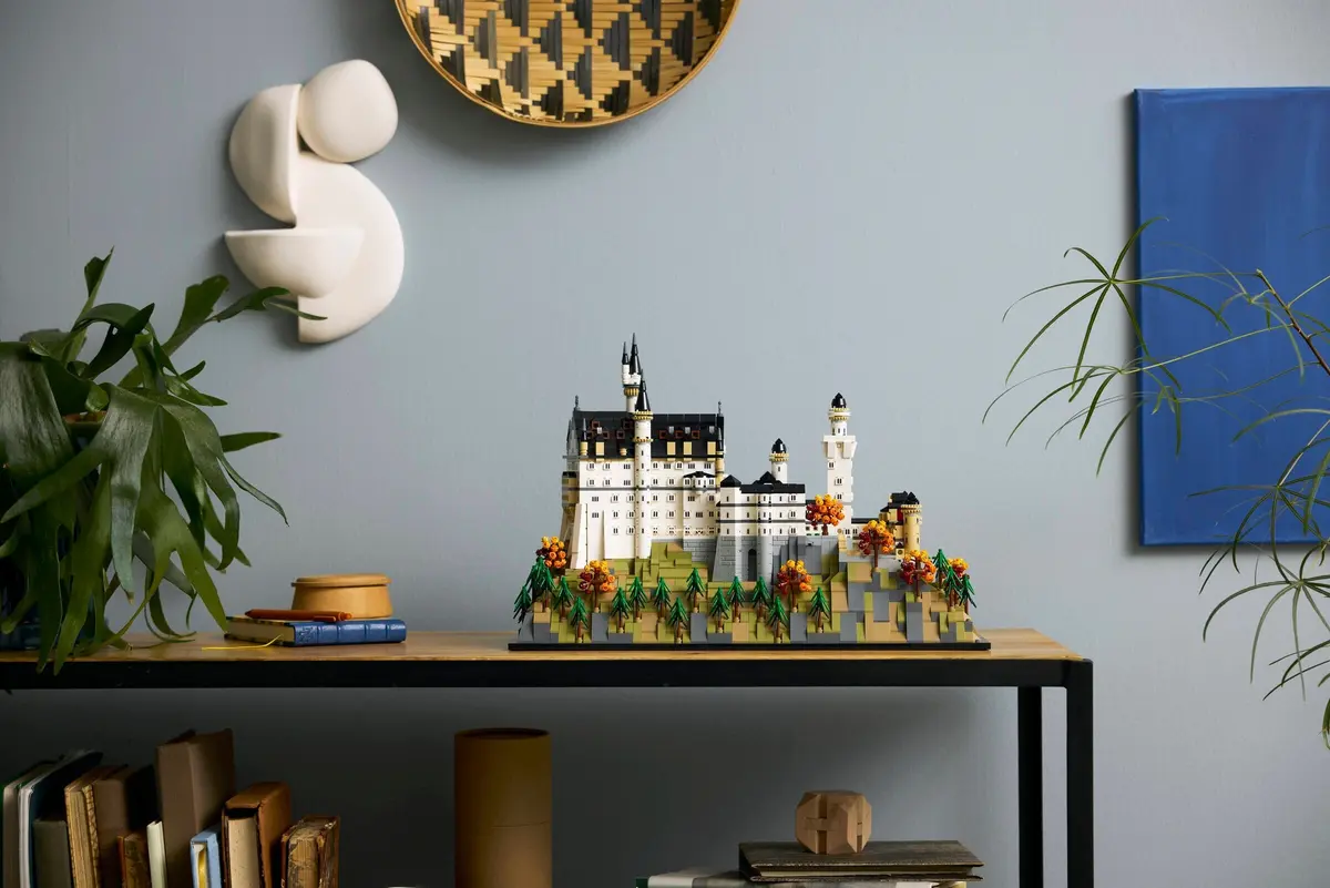 LEGO Architecture 21063 Neuschwanstein Castle set, image 10