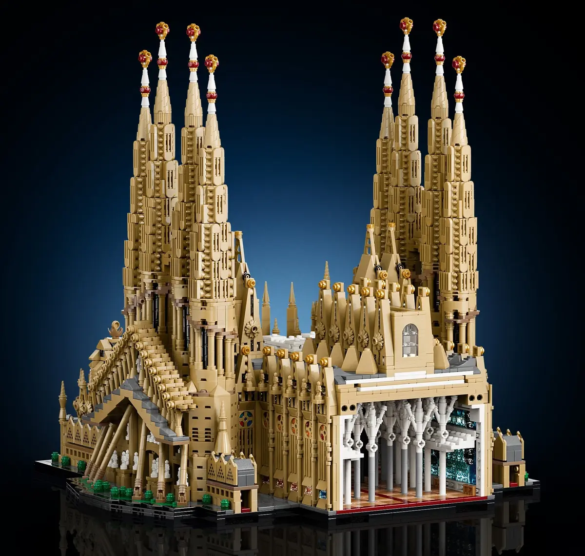LEGO Architecture 21065 Sagrada Família set, image 15