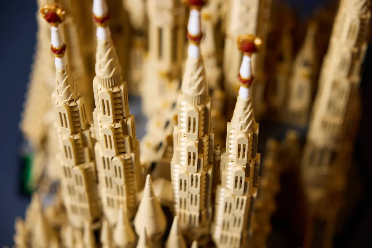 LEGO Architecture 21065 Sagrada Família set, image 24