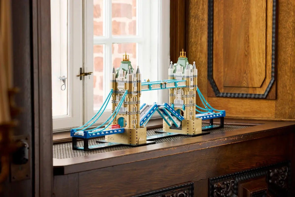 LEGO Architecture 21067 Tower Bridge set, image 12