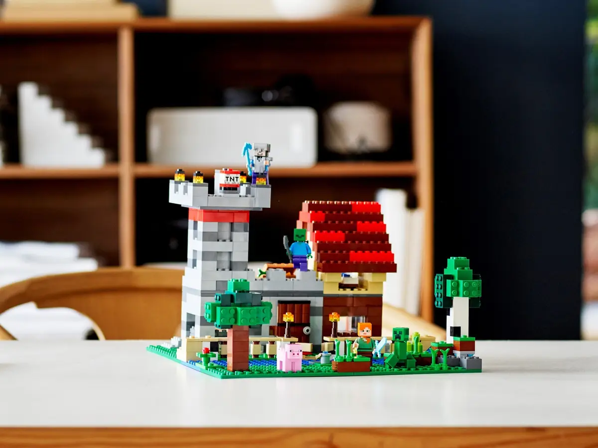 LEGO Minecraft 21161 The Crafting Box 3.0 set, image 3