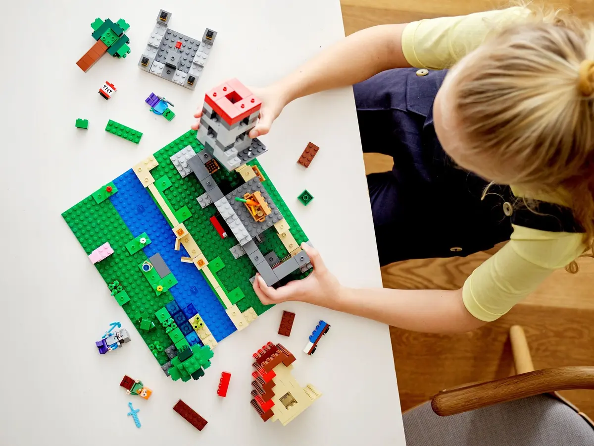 LEGO Minecraft 21161 The Crafting Box 3.0 set, image 11