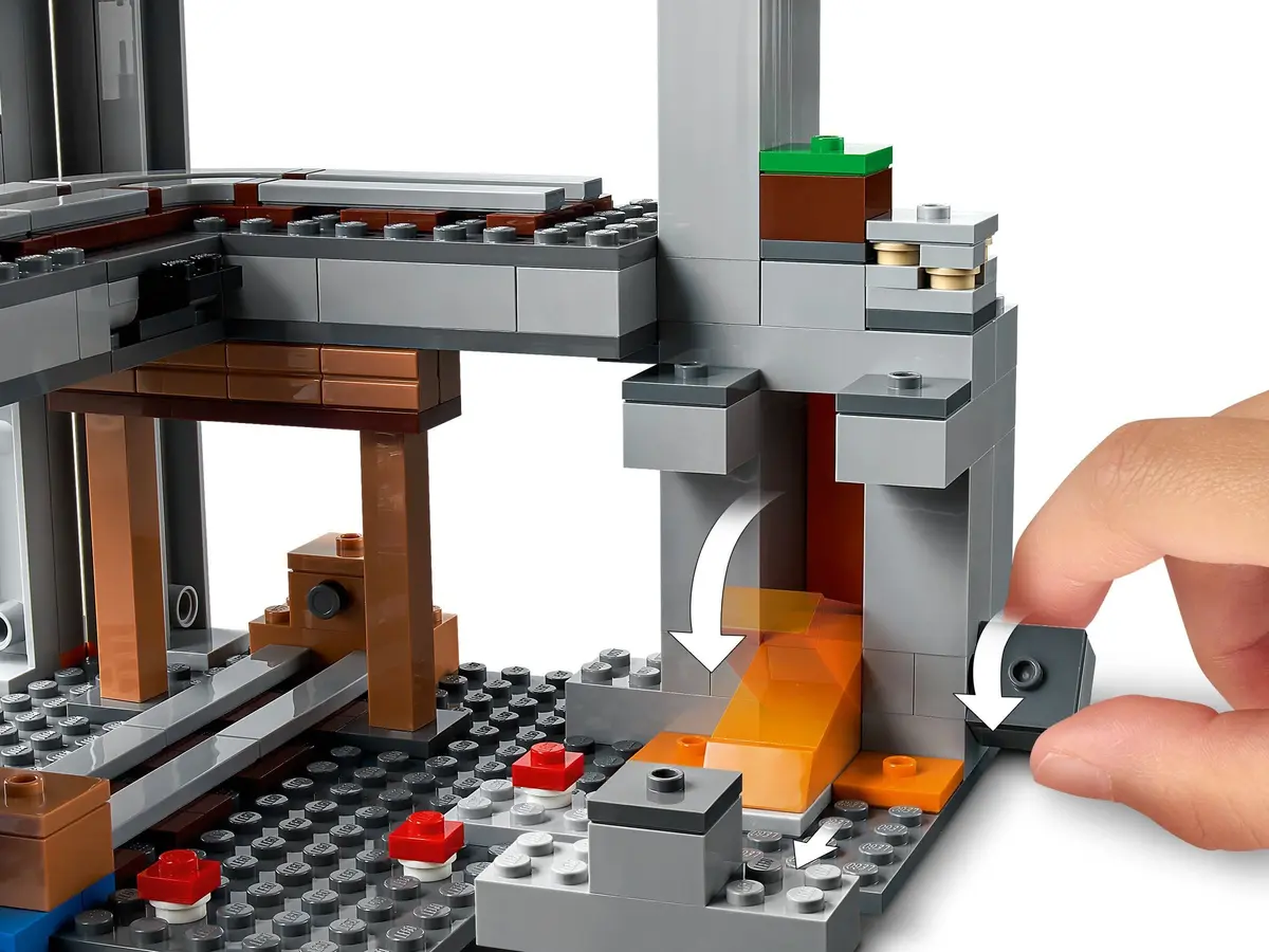 LEGO Minecraft 21169 The First Adventure set, image 10