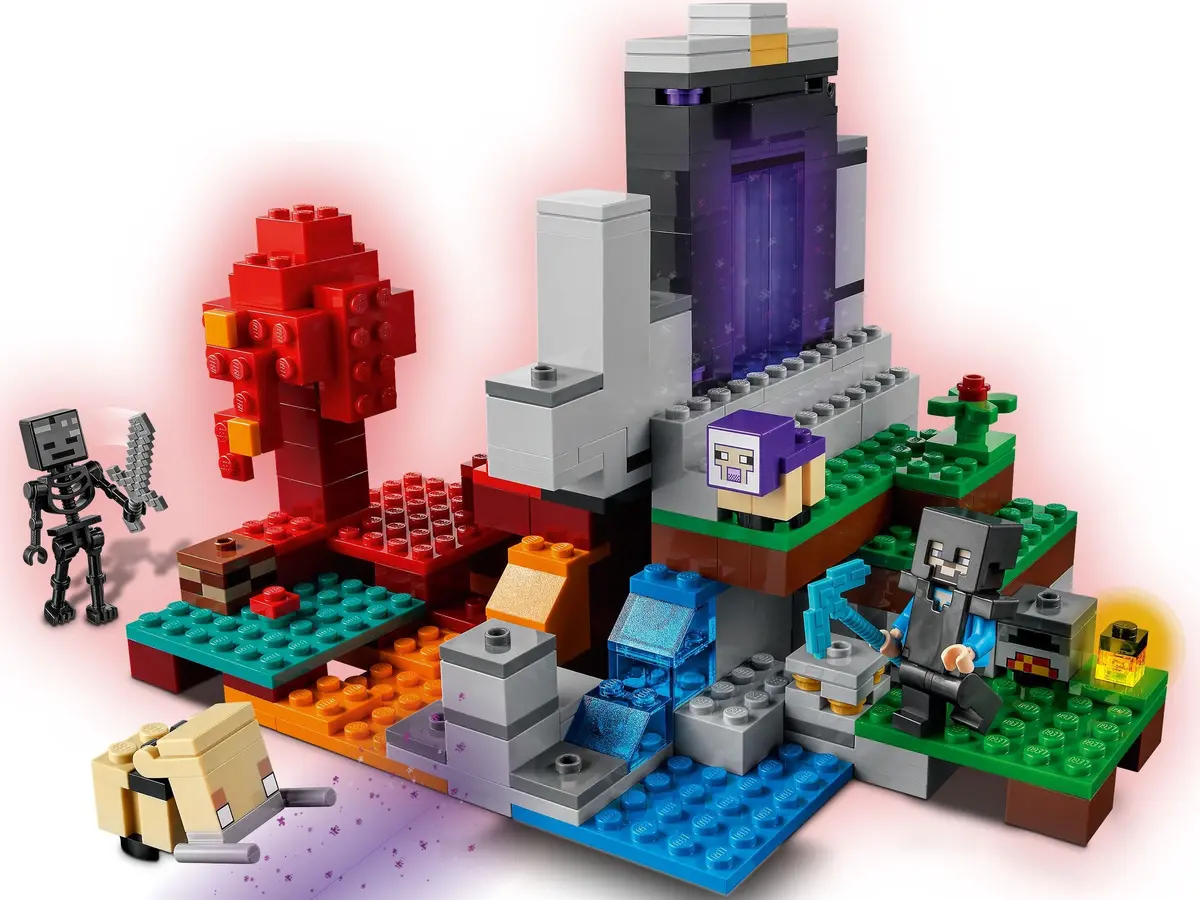 LEGO Minecraft 21172 The Ruined Portal set, image 4