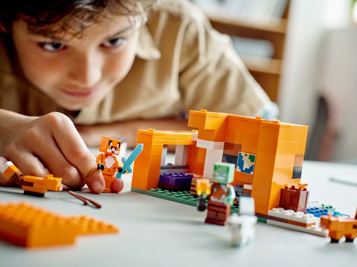 LEGO Minecraft 21178 The Fox Lodge set, image 6