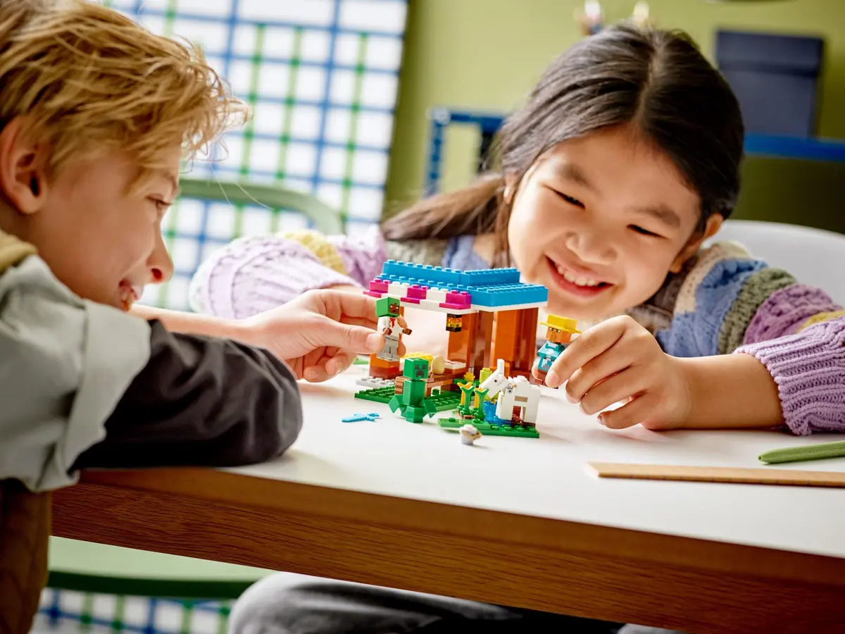LEGO Minecraft 21184 The Bakery set, image 7