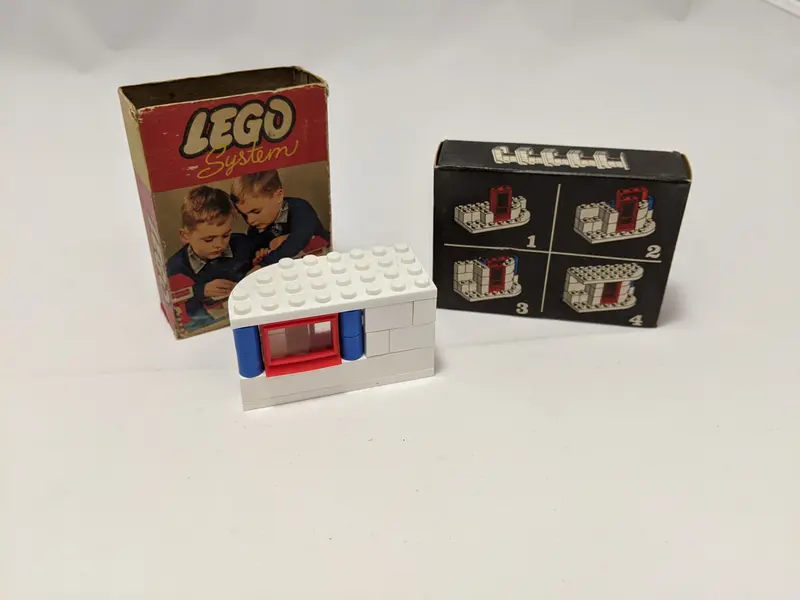 LEGO System 212 Small House - Left Set set, image 2