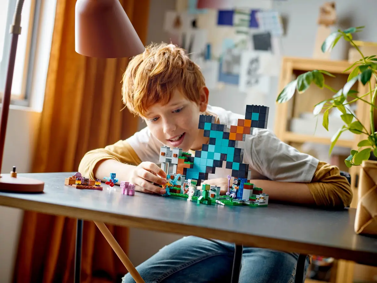 LEGO Minecraft 21244 The Sword Outpost set, image 9