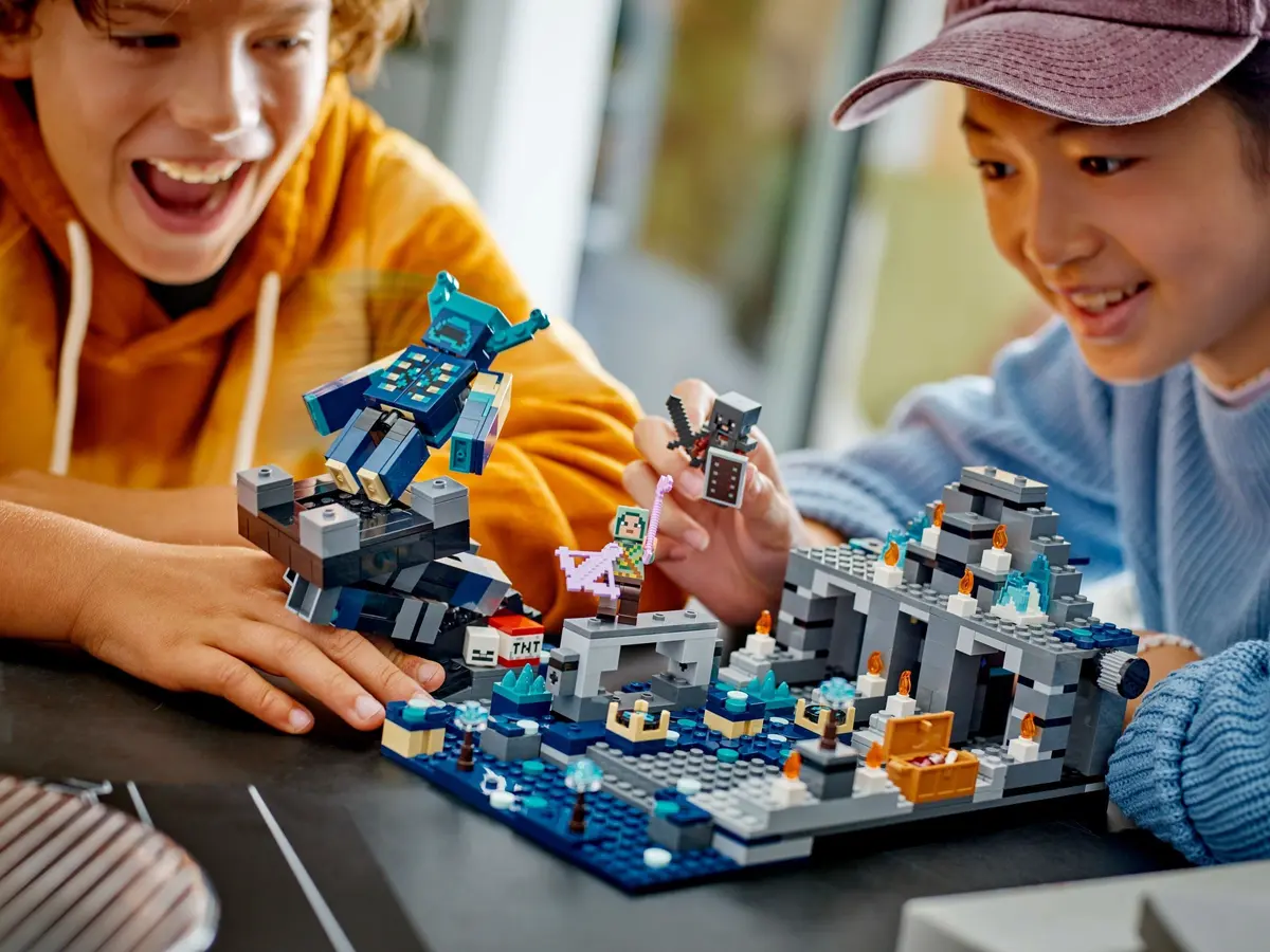LEGO Minecraft 21246 The Deep Dark Battle set, image 8