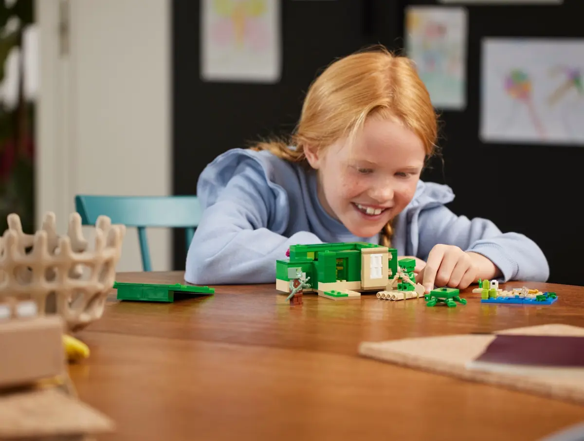 LEGO Minecraft 21254 The Turtle Beach House set, image 9
