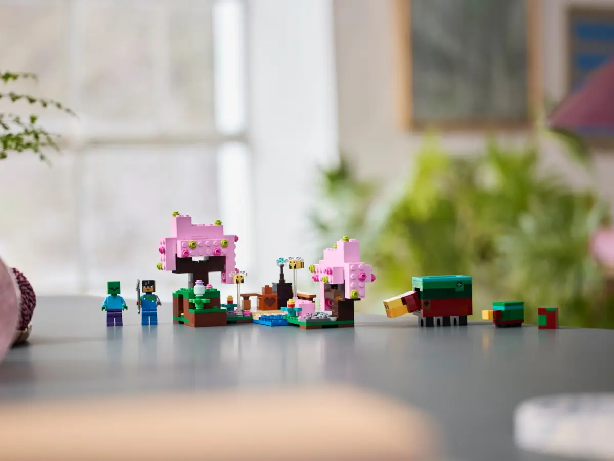 LEGO Minecraft 21260 The Cherry Blossom Garden set, image 10