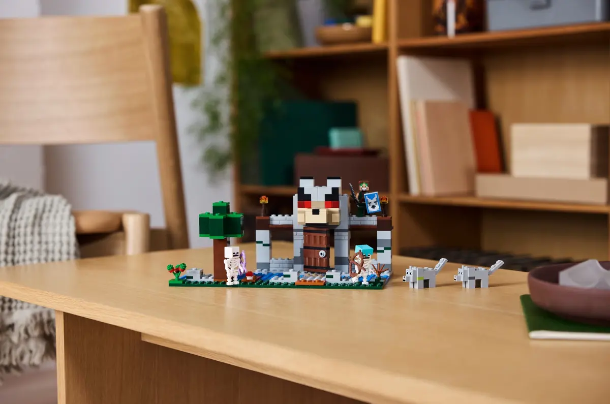 LEGO Minecraft 21261 The Wolf Stronghold set, image 10