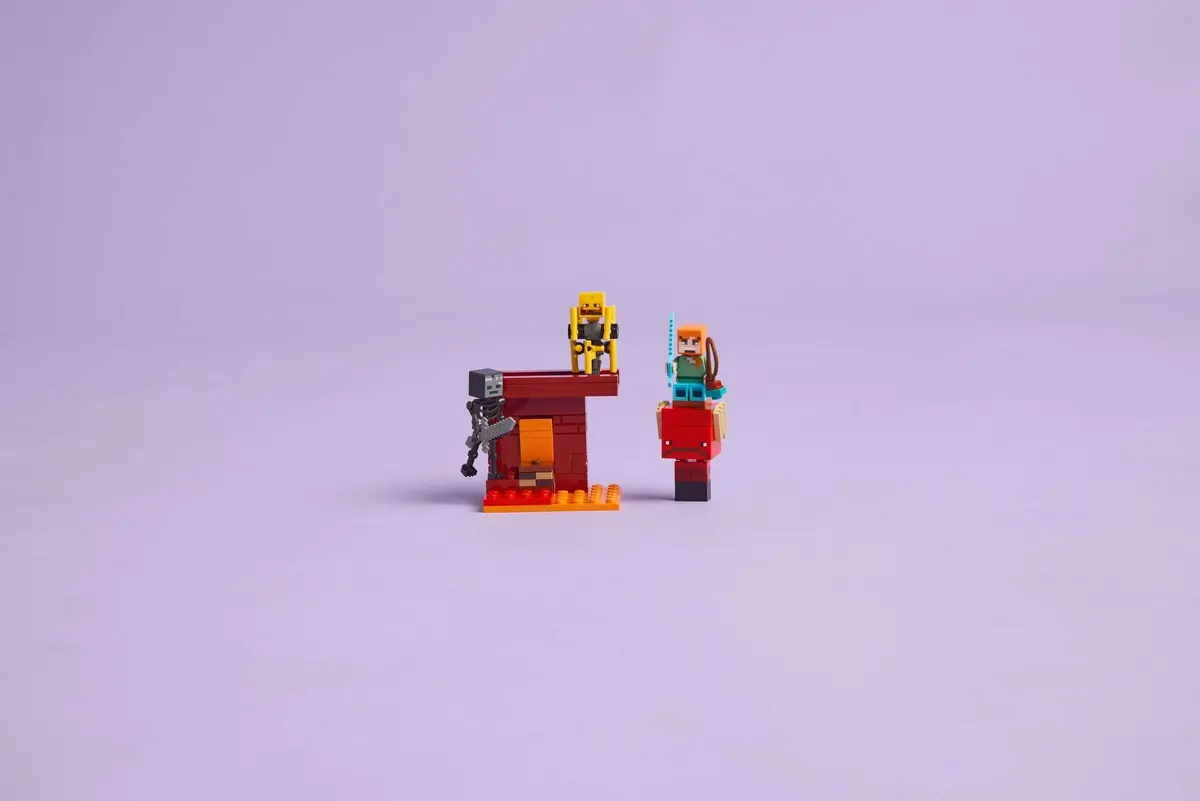 LEGO Minecraft 21266 The Nether Lava Battle set, image 5