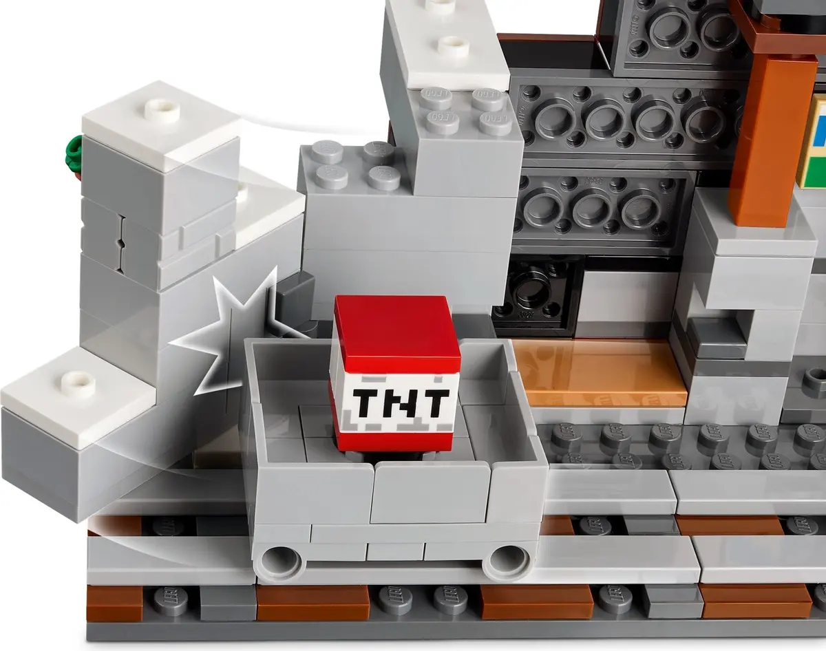 LEGO Minecraft 21277 The Pickaxe Mine set, image 9