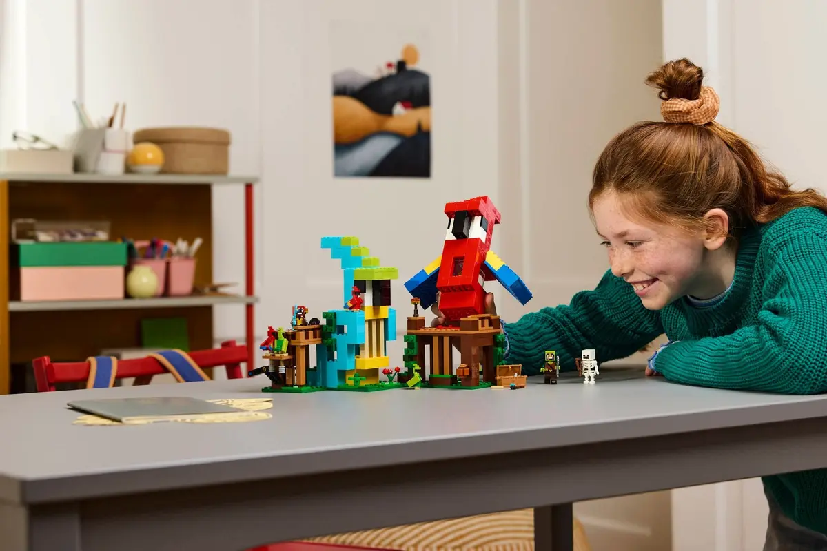 LEGO Minecraft 21282 The Parrot Houses set, image 5