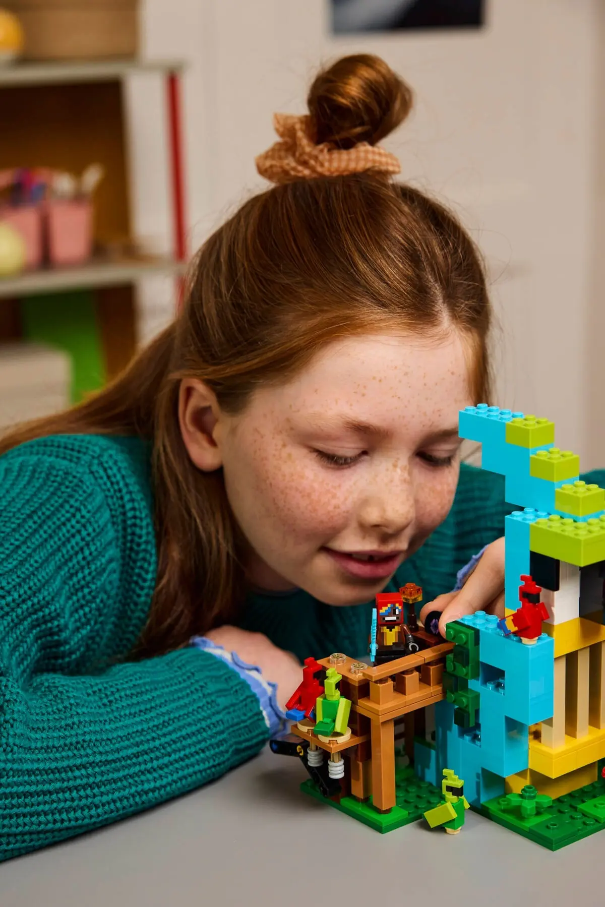 LEGO Minecraft 21282 The Parrot Houses set, image 4